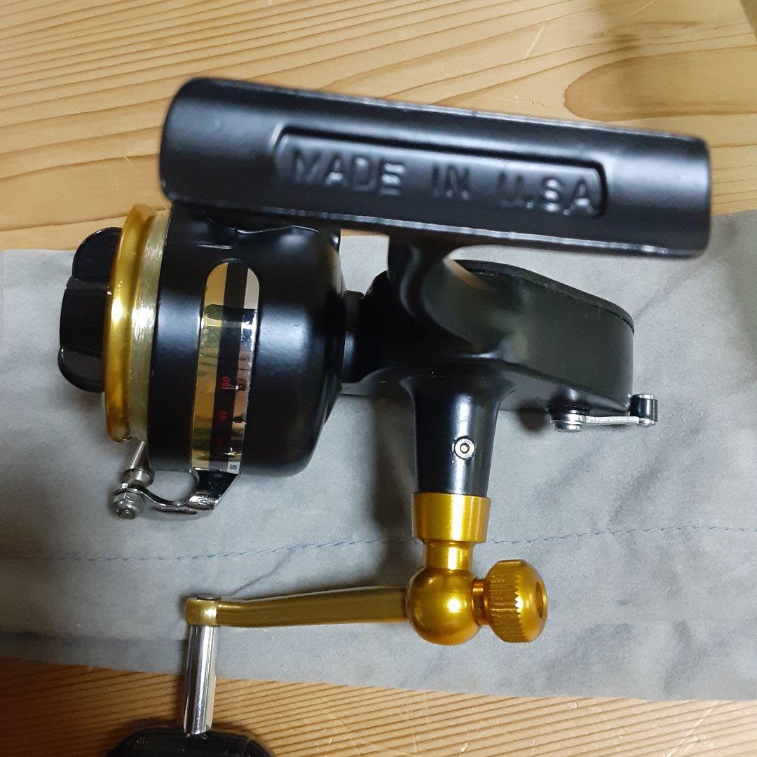 Penn 712Z スピニングリール ブラック/ゴールド