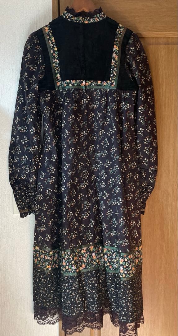 gunnesax 花柄ベロアワンピース