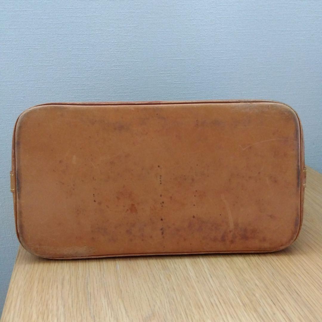 Louis Vuittonアルマハンドバッグ