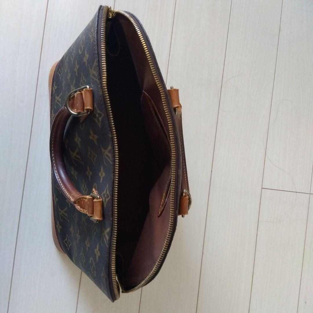 Louis Vuittonアルマハンドバッグ