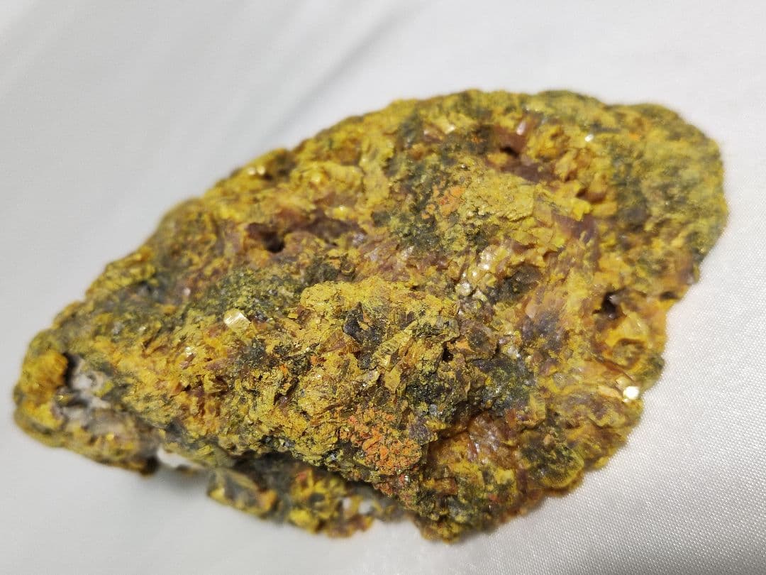 パワーストーン　天然石　原石　オーピメント　287g　No.377