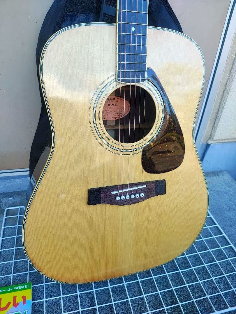 美品 YAMAHA FG-251 ギター教則本 チューナー ストラップ