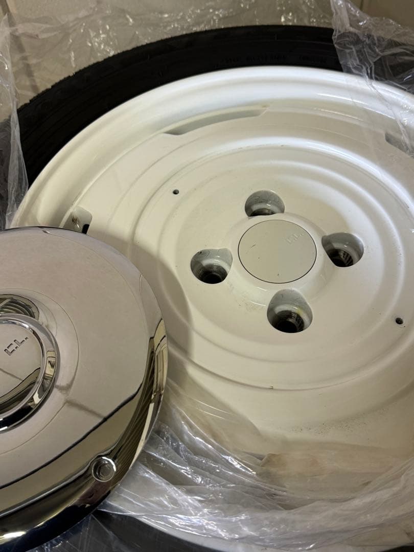 美品！　ルノー　トゥインゴ　第3世代用　スタッドレスタイヤ&ホイール4本セット