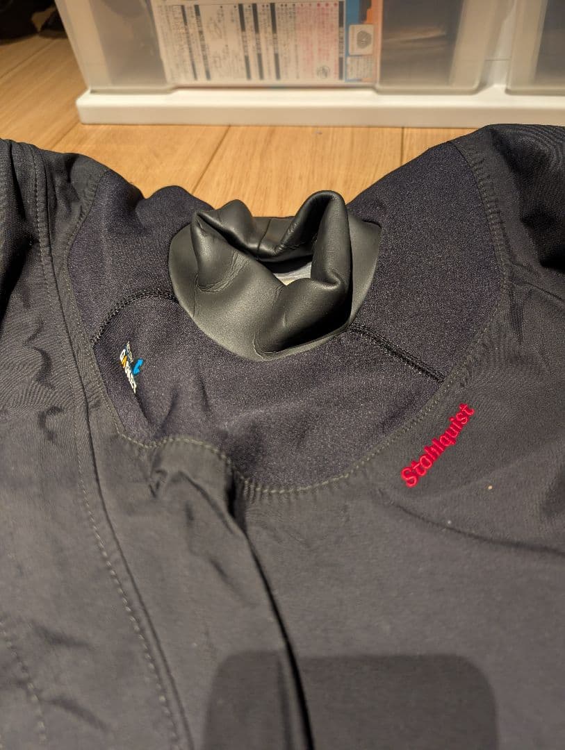 ストールクイスト　セミドライスーツ　使用回数3回　カヤックフィッシング