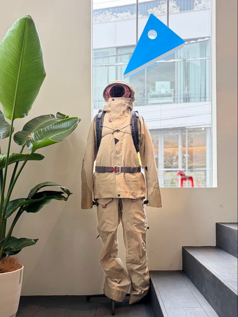 クレッタルムーセン 最高峰スキーウェア 上下セット スノボ スノー