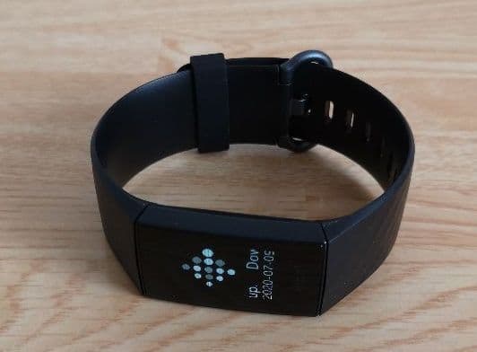 Fitbit Charge4 GPS搭載フィットネストラッカー