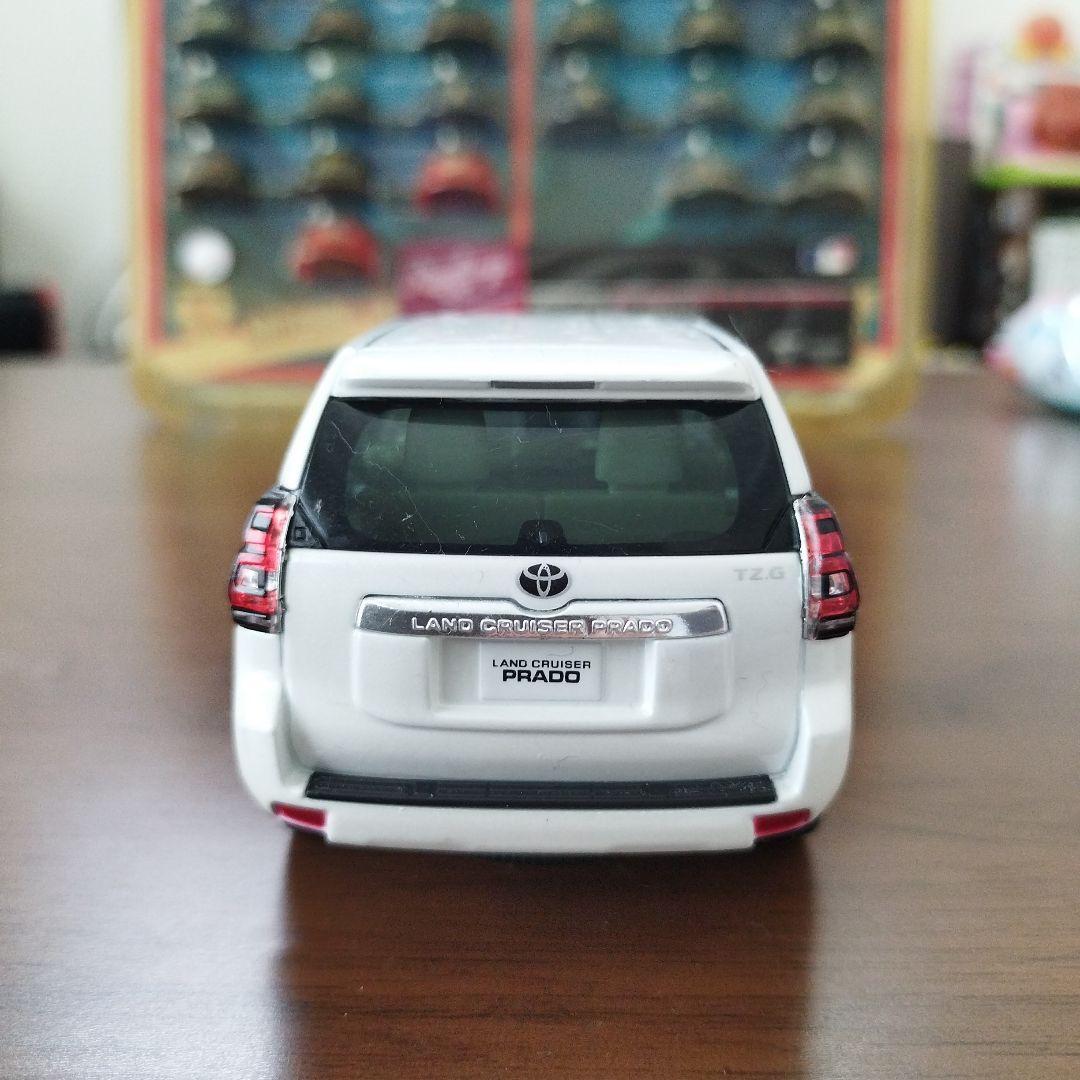 非売品30分1 トヨタ ランドクルーザー プラド ミニカー