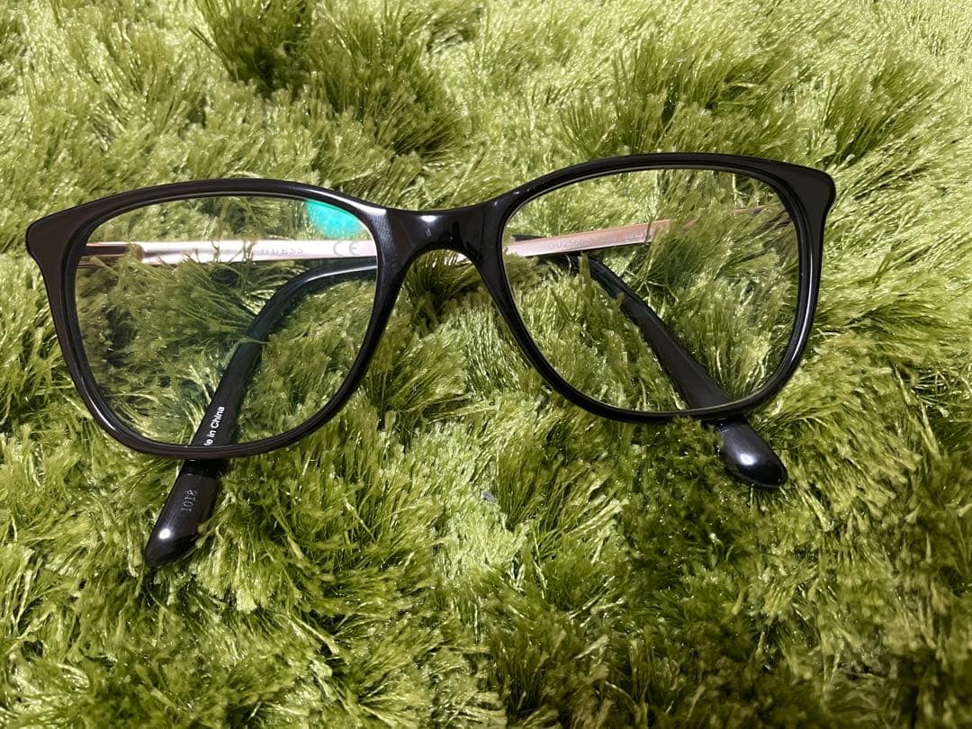 GUESS UVカット420