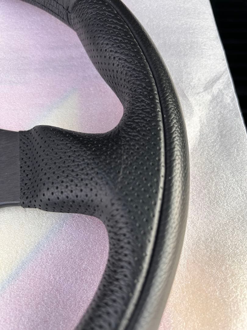 momo ステアリング TEAM 300