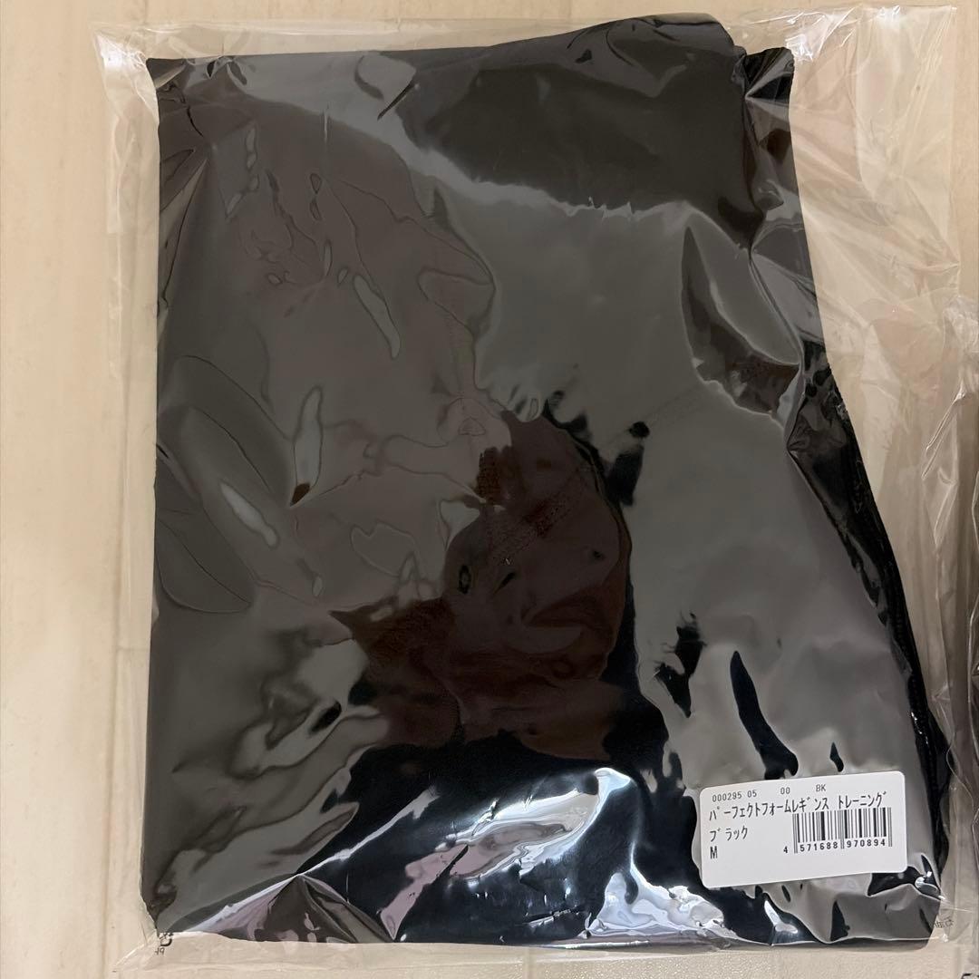 【未使用‼︎】パーフェクトフォームレギンス・トップス ブラック M