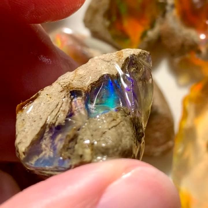 素朴で可愛いオパール原石56ct/鉱物標本