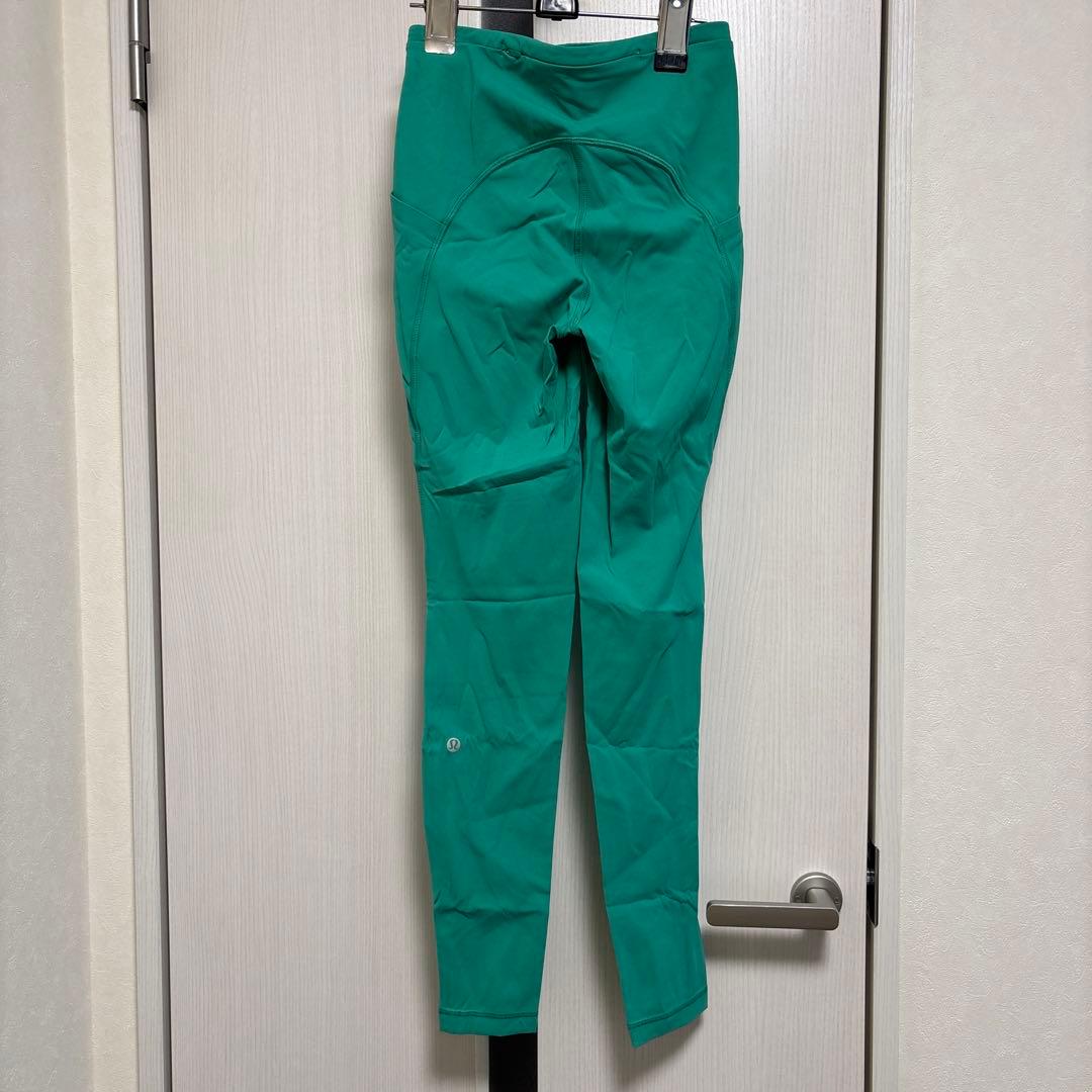 【新品】ルルレモン　ヨガパンツ