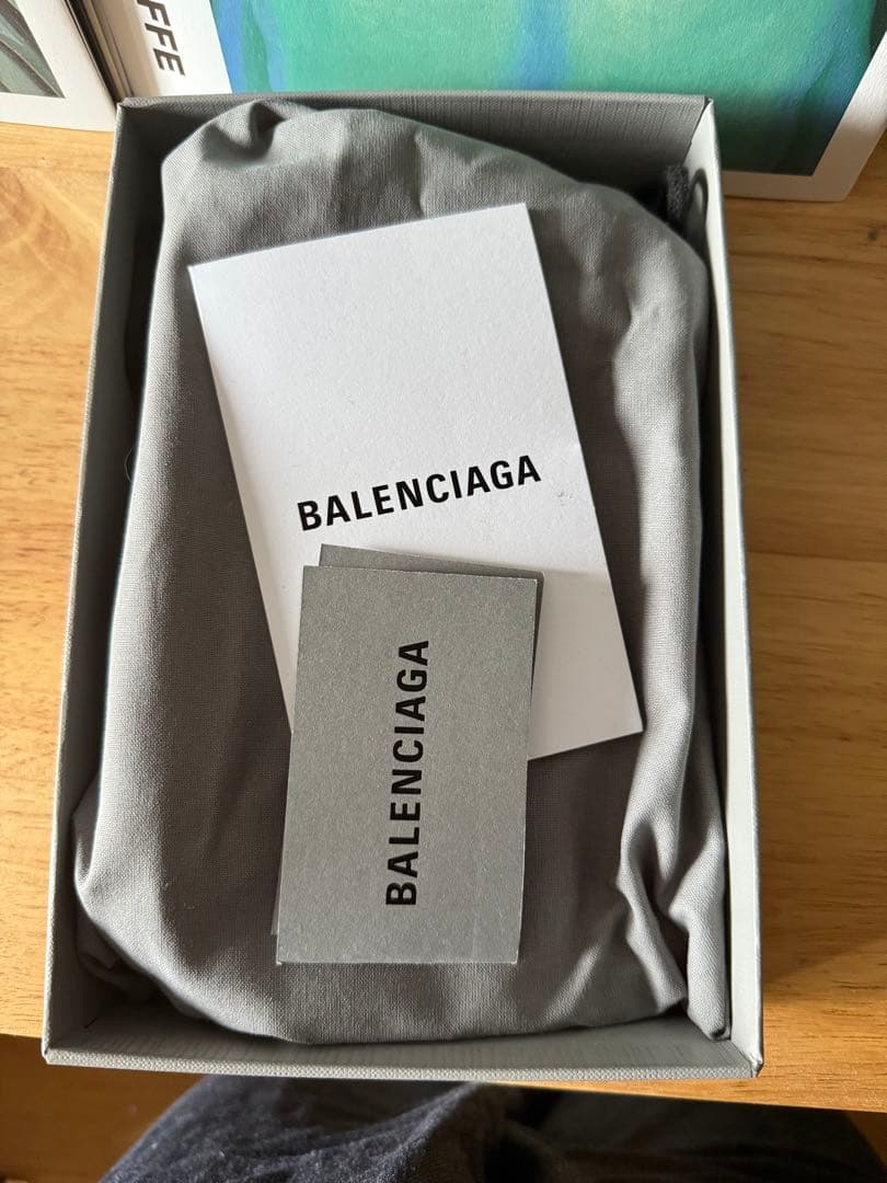 小物 BALENCIAGA PASSPORT PHONE HOLDER