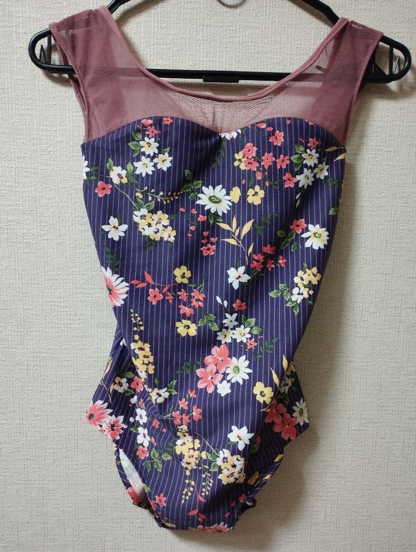 unoa ウノア 花柄 レオタード　バレエ