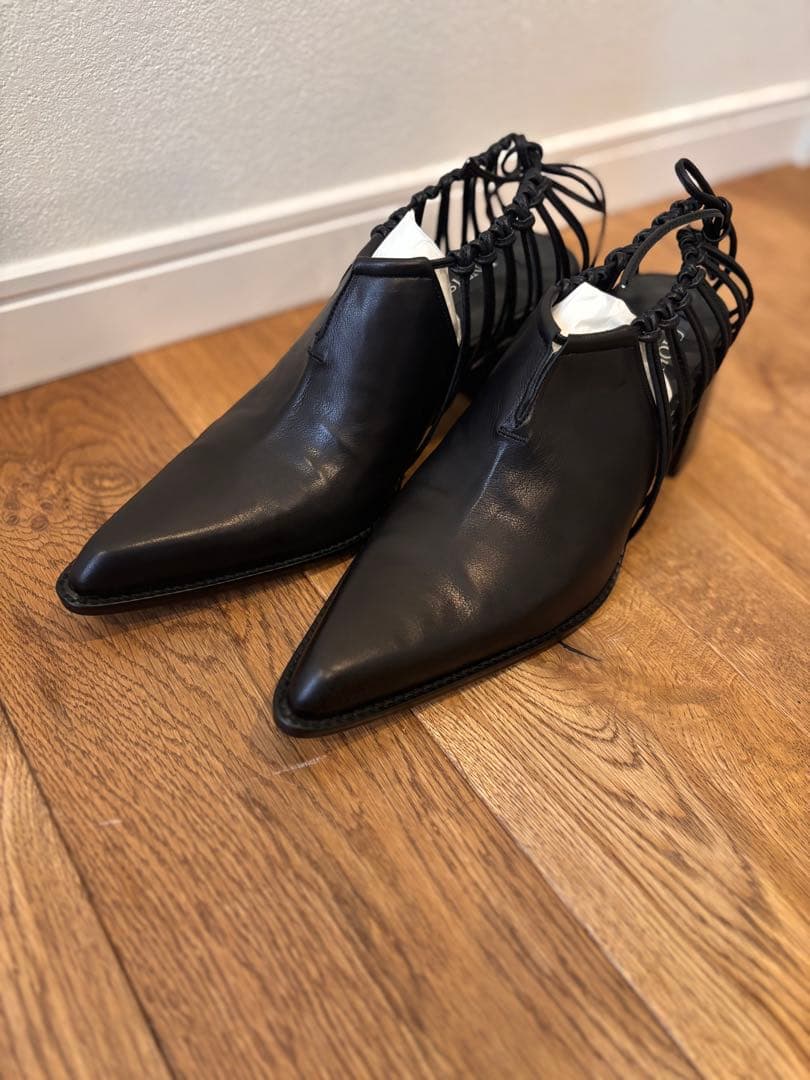 untishold klara ブラック 37