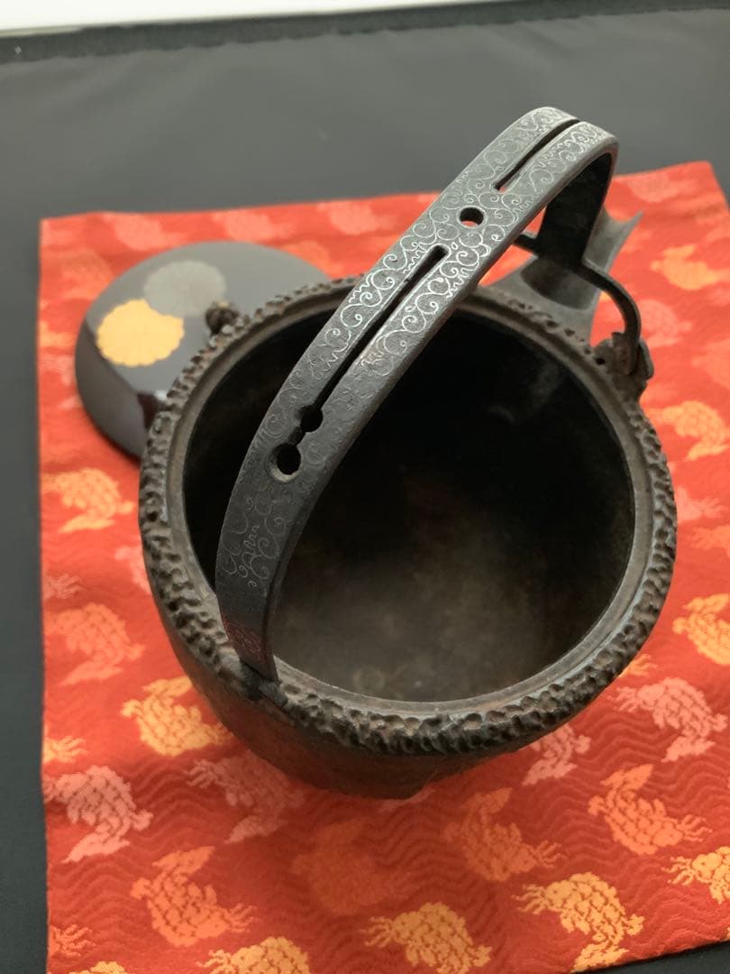 茶道具/懐石道具　銚子(燗鍋)江戸時代　銀象嵌/漆塗蓋16葉菊紋蒔絵散し。優品。