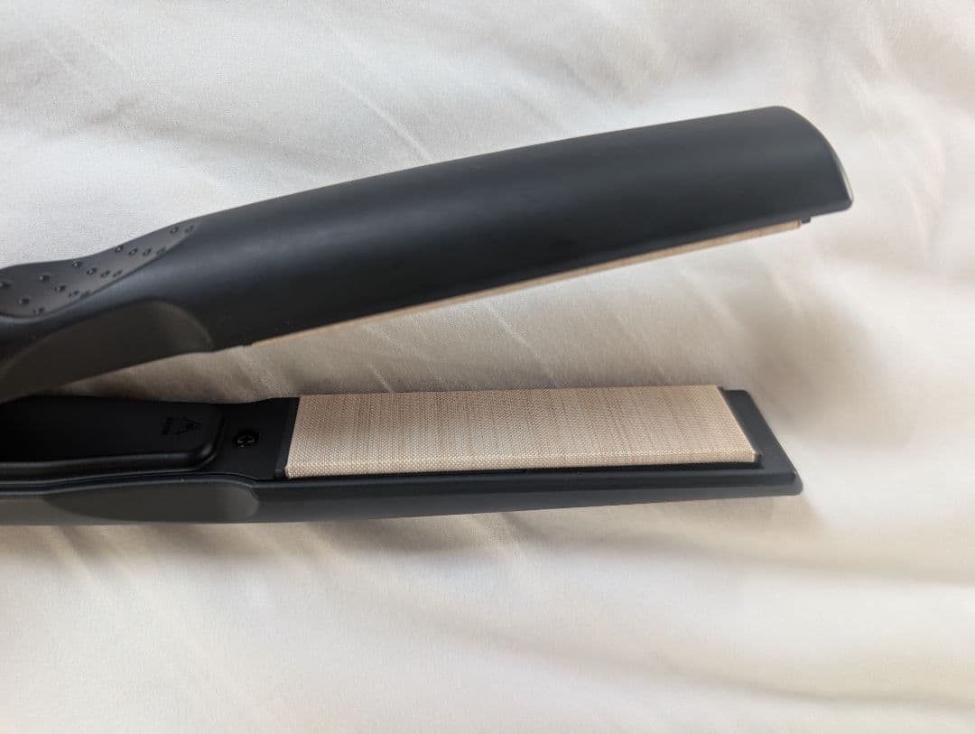 【美品】KINUJO セラミックストレートヘアアイロン ブラック
