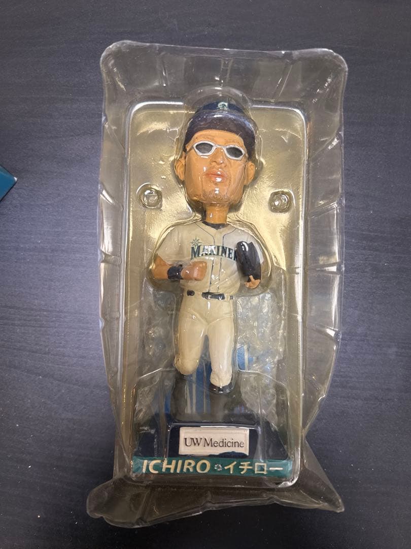 【箱あり】イチロー ボブルヘッド 2008 マリナーズ FSN サングラス　②