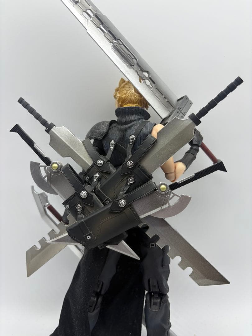 ファイナルファンタジー7アドベントチルドレン　プレイアーツ　クラウド