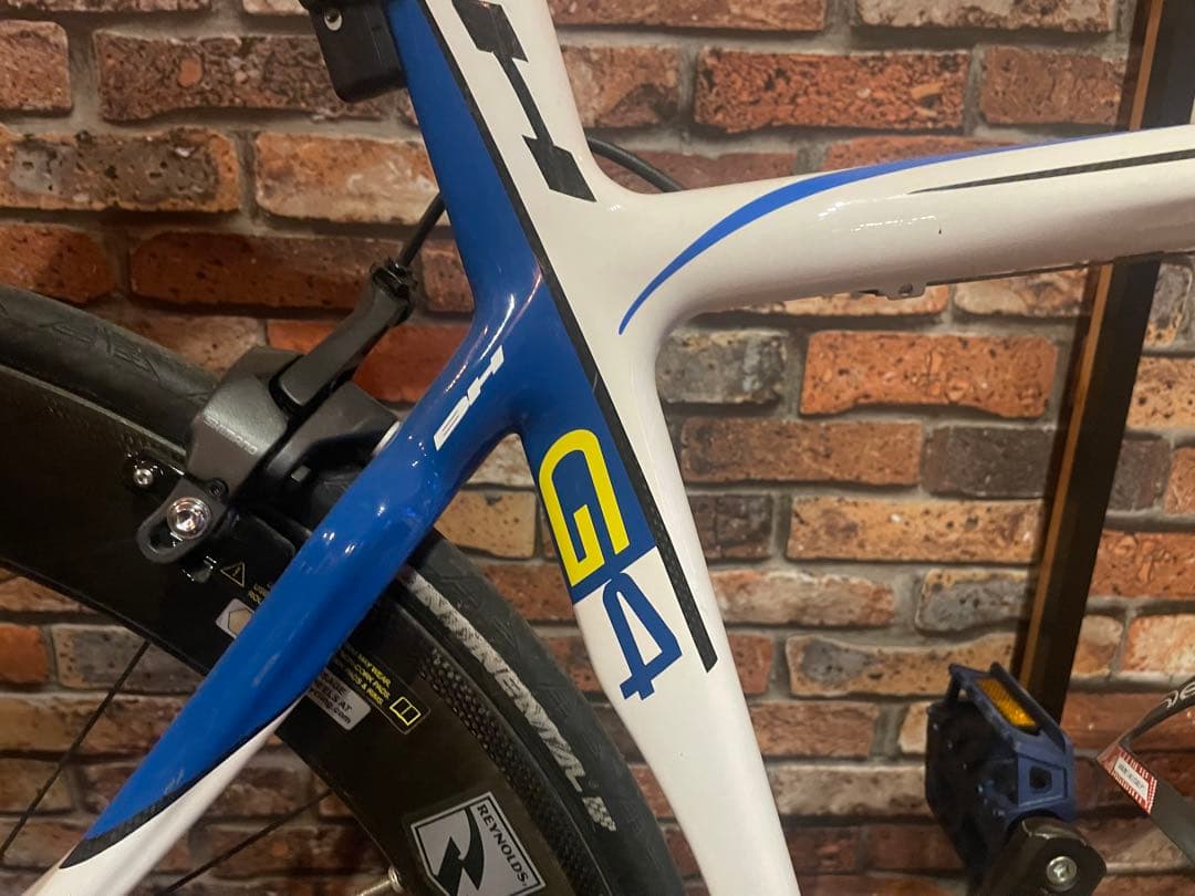 BH G4 カーボン レイノルズカーボンホイール アルテグラR8000グループ組