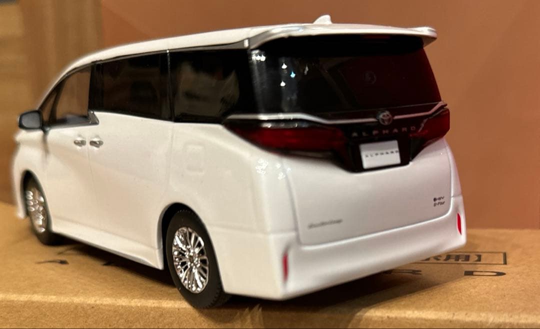 新品】トヨタ⭐︎カラーサンプルミニカー！新型アルファード⭐︎プラチナホワイトパール⭐︎
