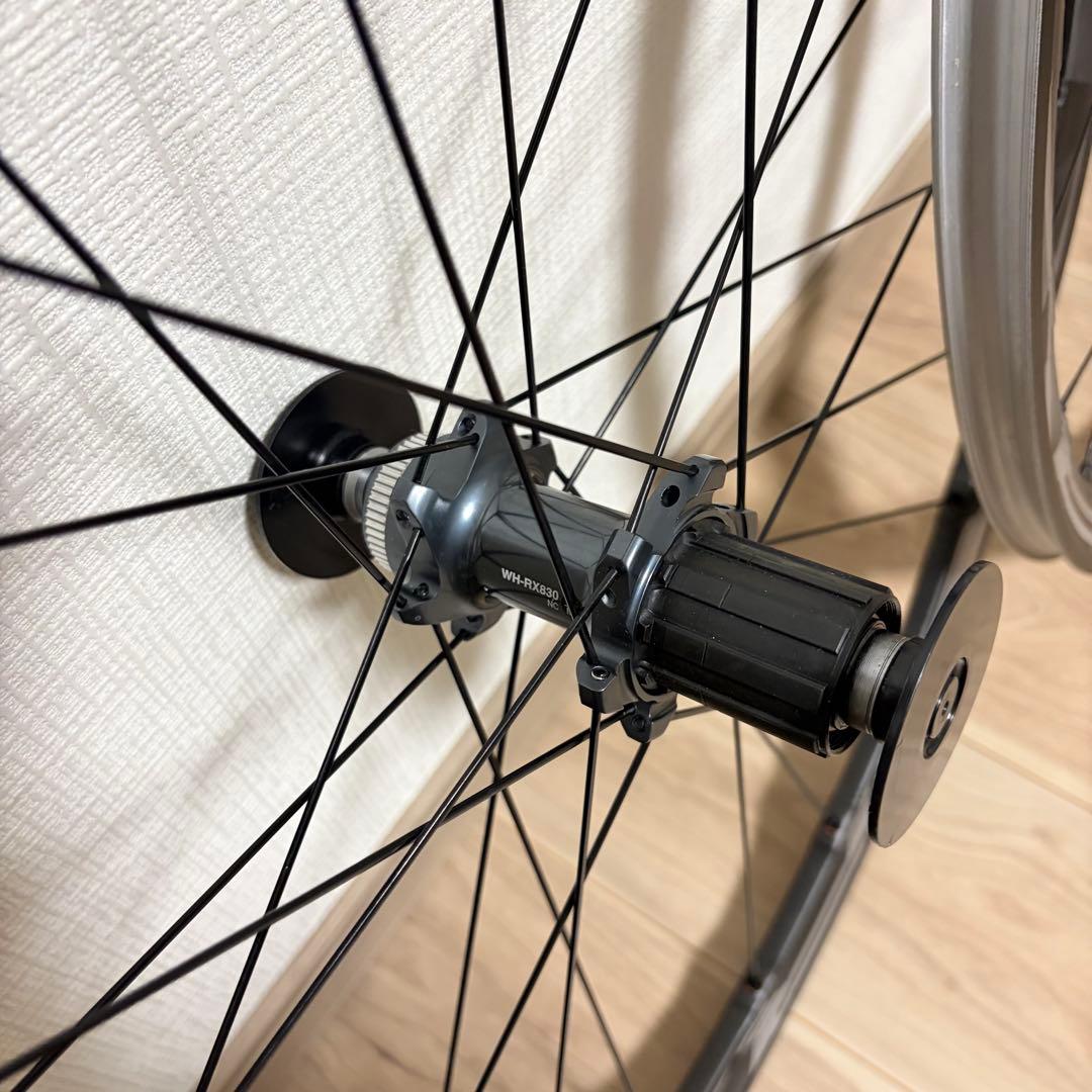 【ほぼ未使用品】シマノ WH-RX830-TL 700c フロントリア セット