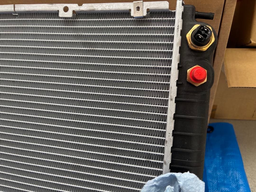 VOLVO ボルボ 240 ・ 740 ラジエター Nissens ニッセンズ製