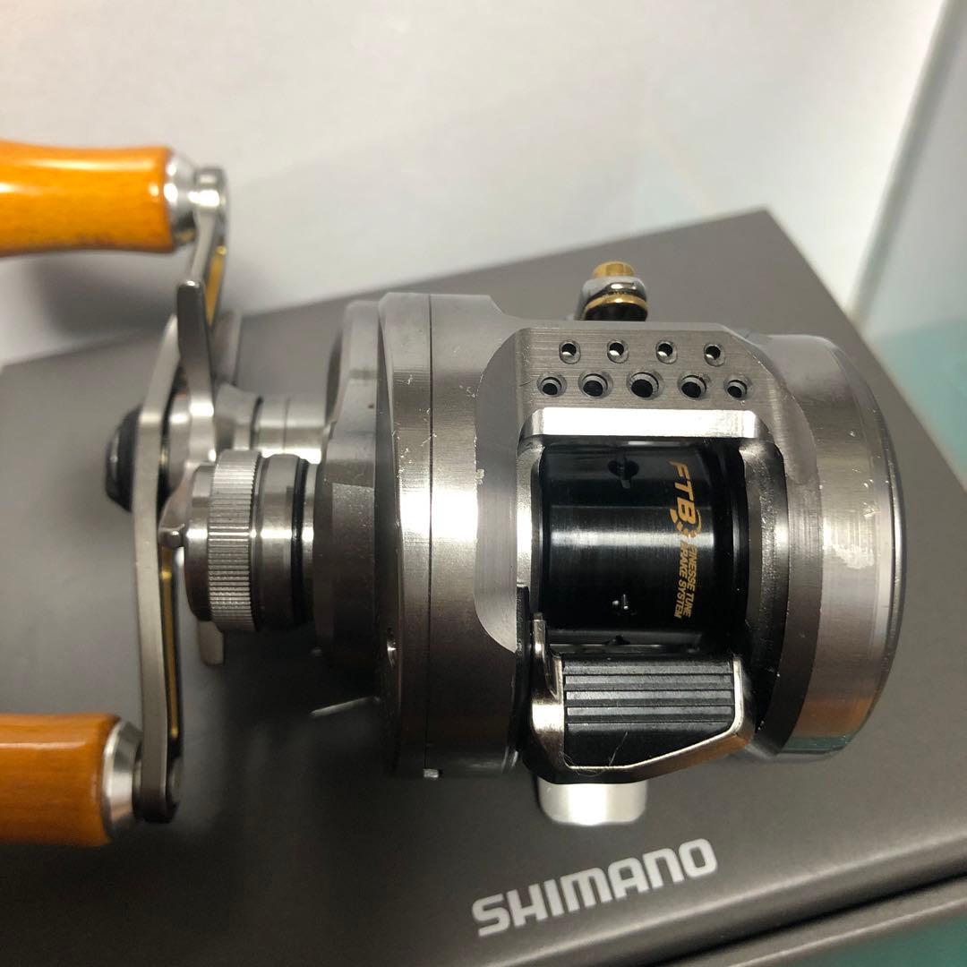 【シマノ 23 カルカッタ コンクエスト BFS XG　左　ウッドノブ交換済】