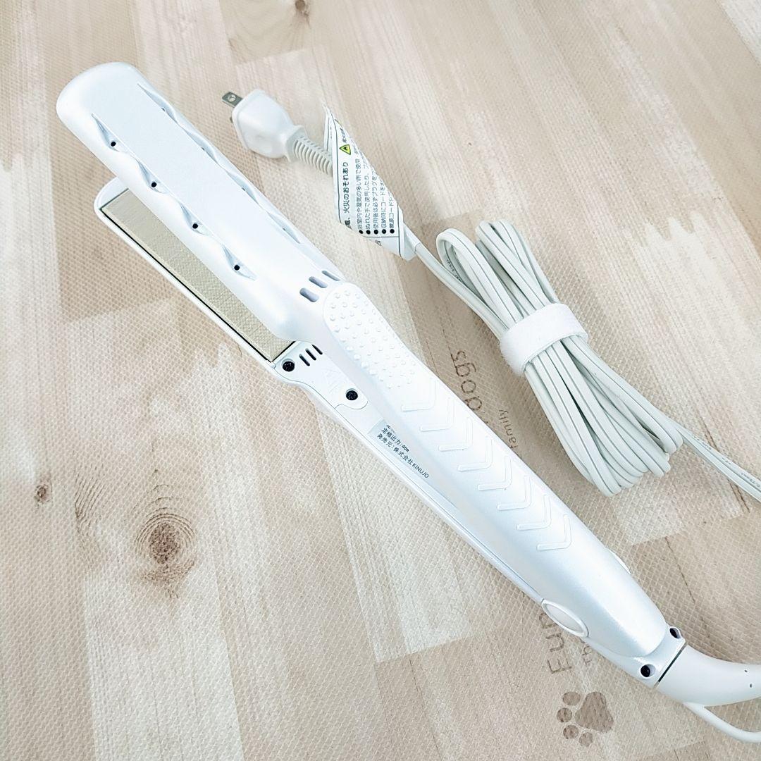 ほぼ未使用○KINUJO 絹女 ストレート アイロン ホワイト