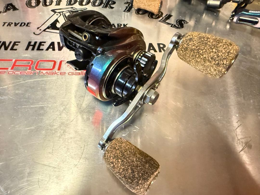 【バス釣り用品まとめ売り】リール、ルアー、ワーム大量セット　タックルボックス付き