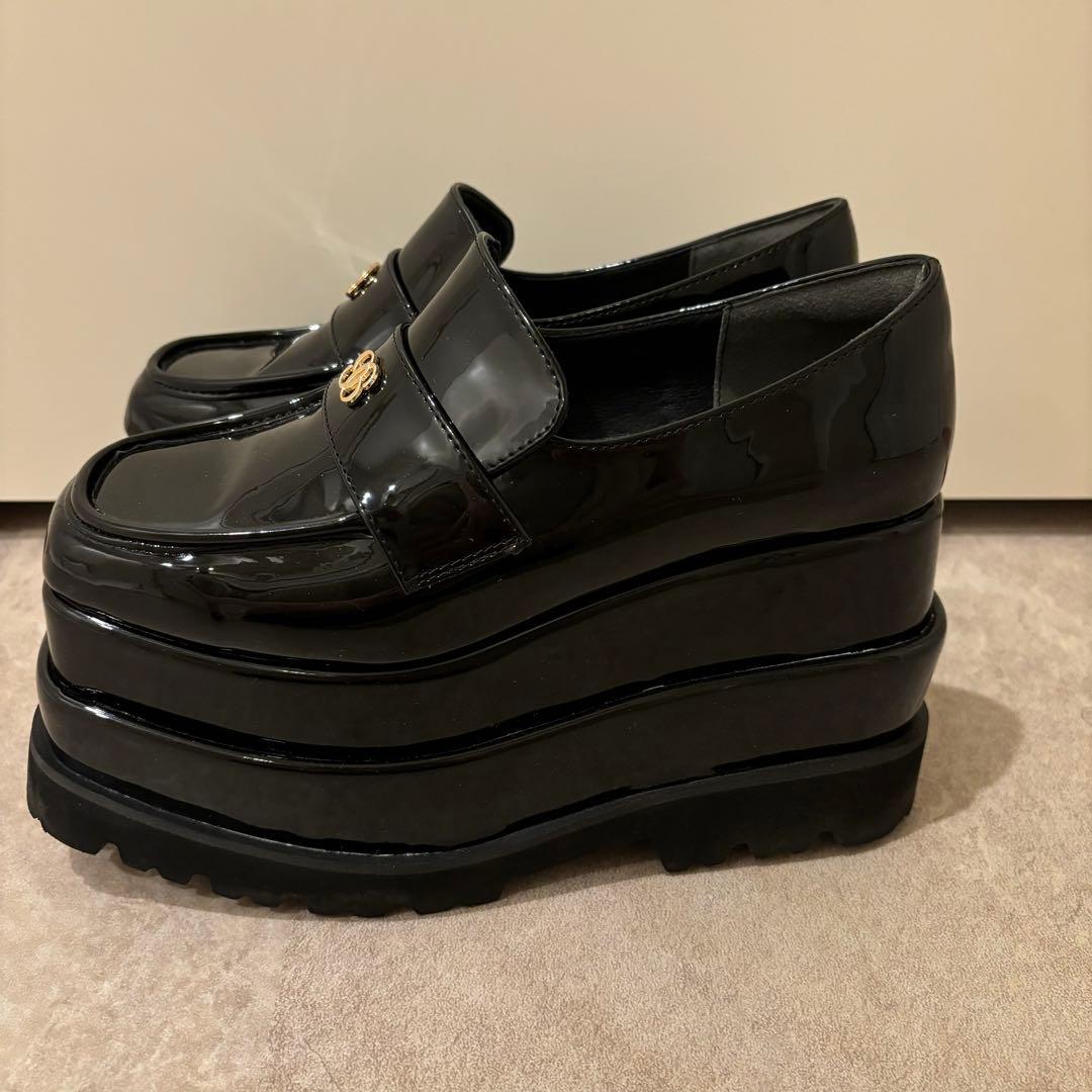 エブリン evelyn 　厚底チャームローファー Lサイズ