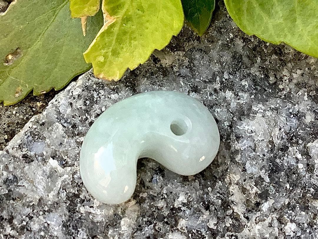 ✳神様からの授かり*糸魚川翡翠勾玉　氷*アイスジェイド外部鑑定鑑別書付　極上品質