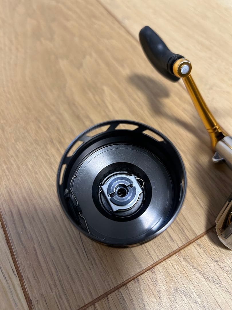 Daiwa スピニングリール 18トーナメントISO LBD