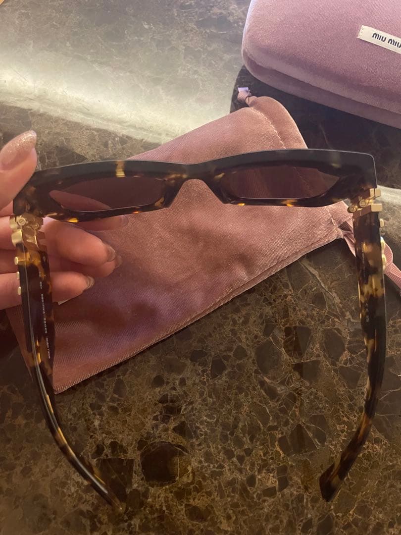 （新品正規品）miu miu ブラウン サングラス ケース付き