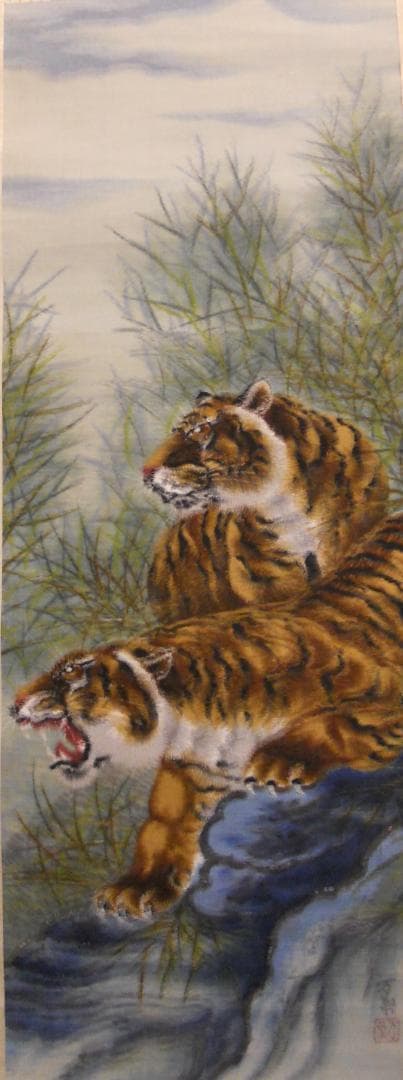 掛け軸 万葉 猛虎之図 絹本 希少 軸装 茶道具 掛軸 美品 です。