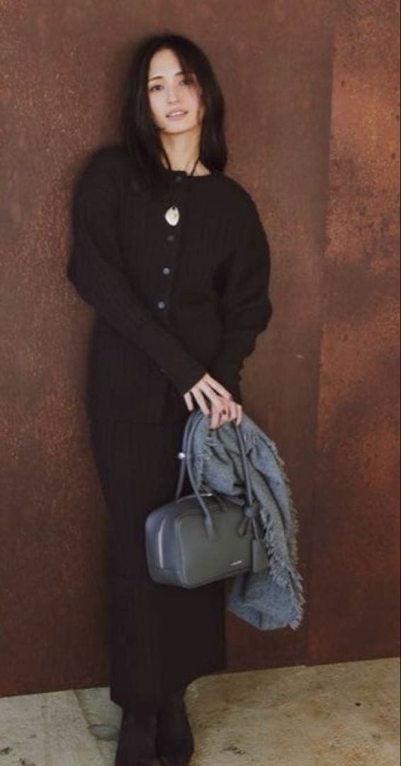 完売品ルーニィ　スクエアボストンバッグ