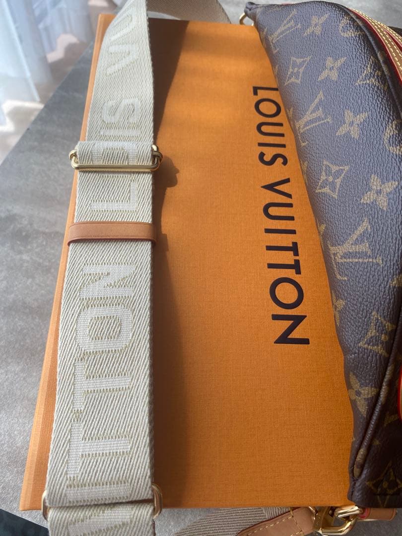 Louis Vuitton ボディバック　ハイライズモノグラム