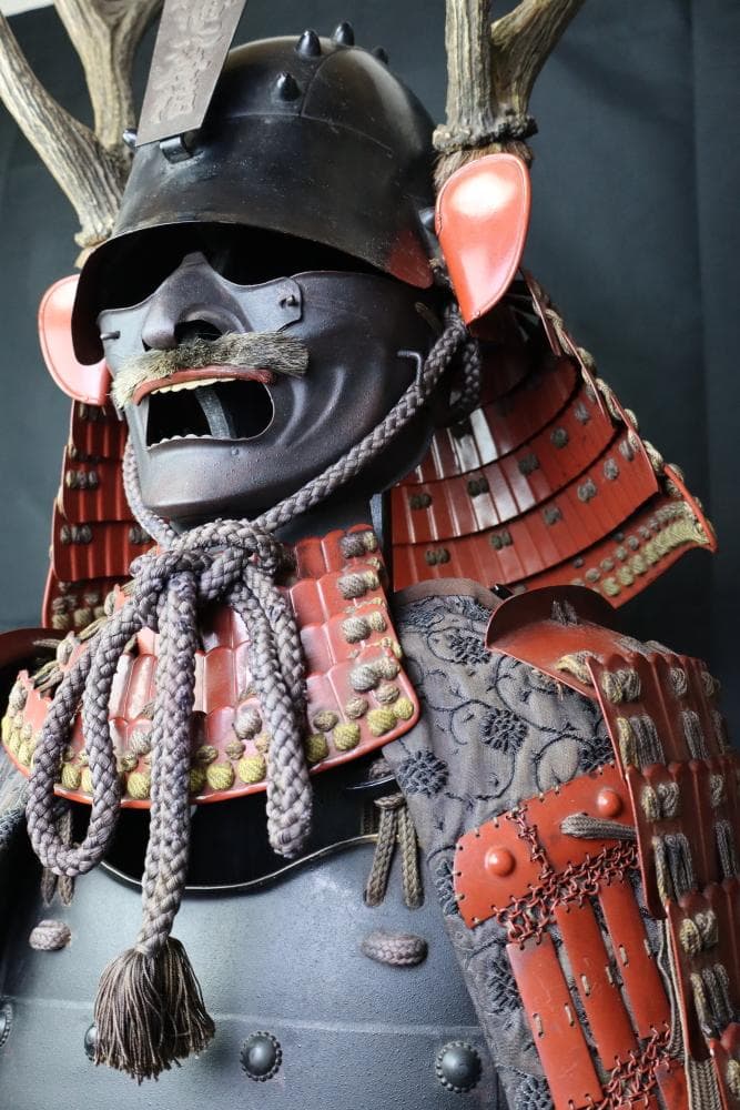 BLACK　赤備当世具足　丸武工房（光忍）制作甲冑　等身大