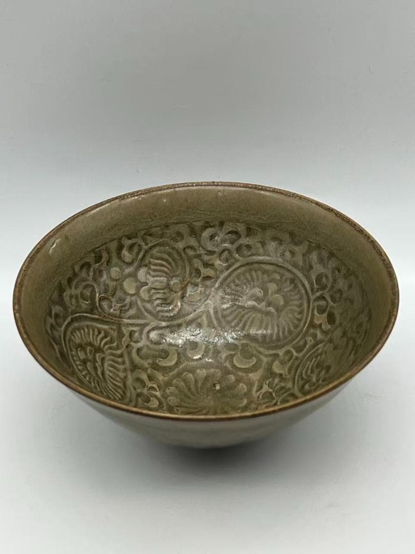 北宋～金時代　紀元 10 世紀～13 世紀頃耀州窯青釉刻花唐草文碗(F-124)