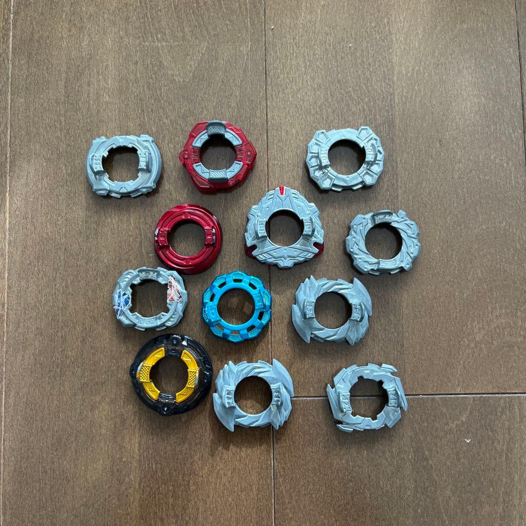 ベイブレード16個ランチャー3個ヘルサラマンダー、フェニックス付き