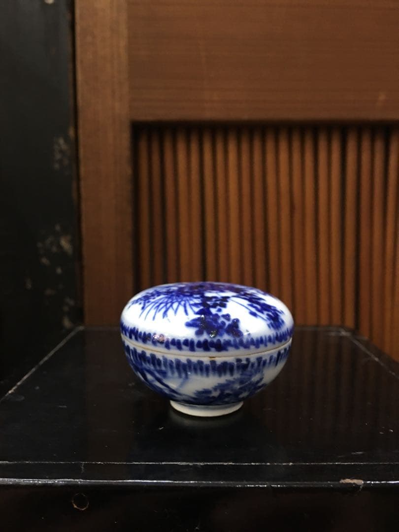 松風亭　草花紋　香合　蓋付き磁器　染付