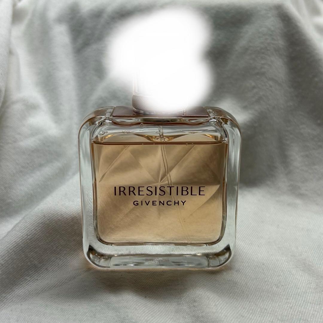 ジバンシイ イレジスティブル オーデパルファム50ml 箱・ショッパー・おまけ付