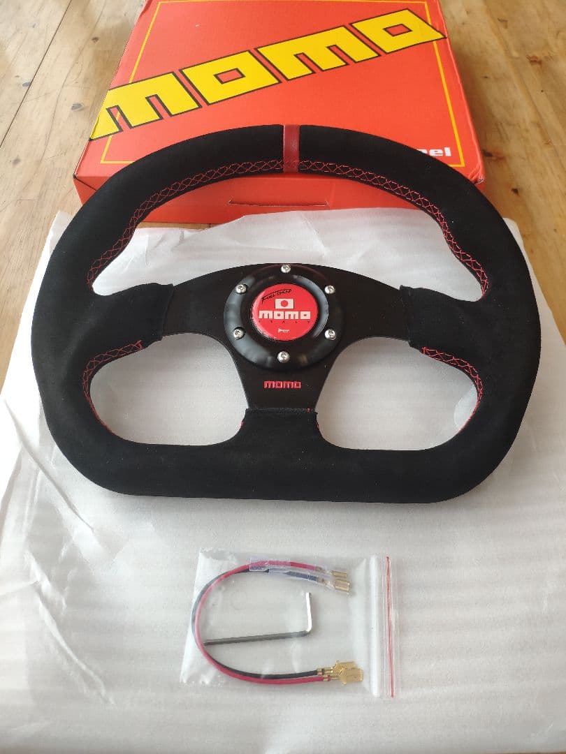 新品・未使用・Dタイプ スエード革ステアリング レーシング