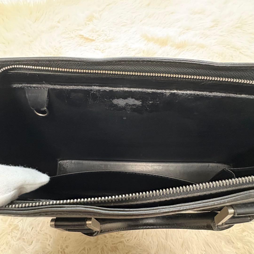 ルイ・ヴィトン タイガ ポルトドキュマンロザン ビジネスバッグ 人気 高級