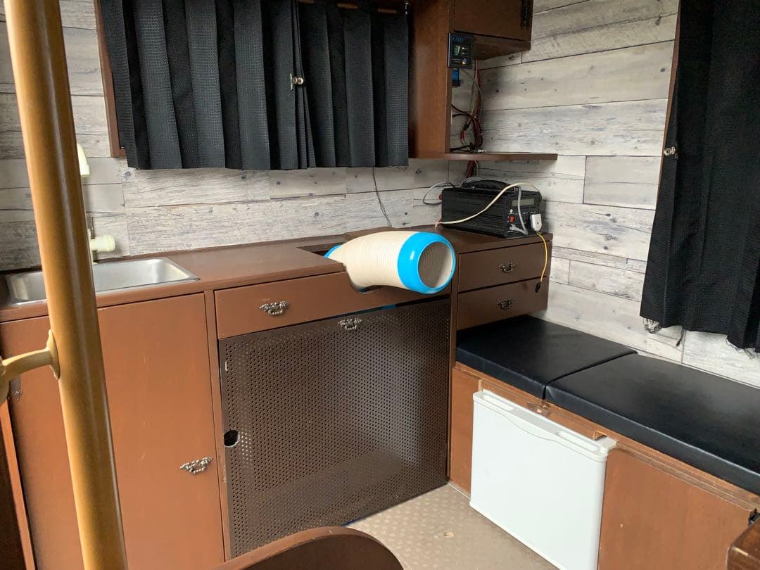 キャンピングシェル　事務所　秘密基地　子供の 勉強部屋などに