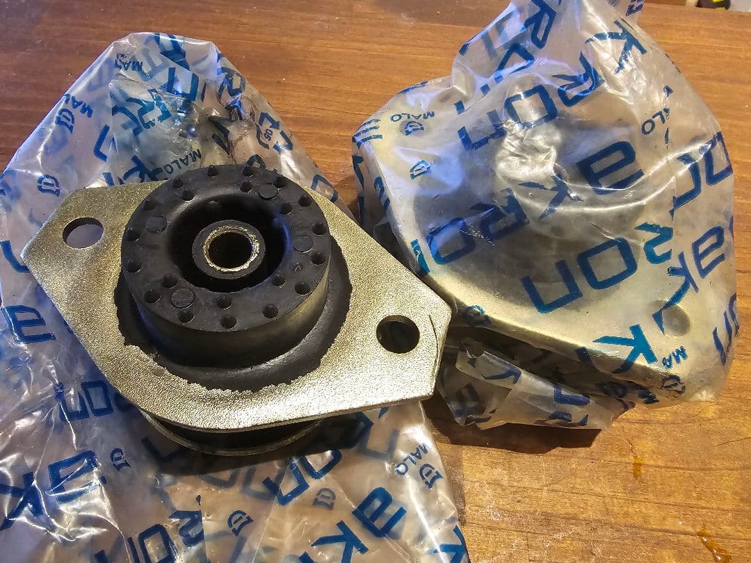 フィアットパンダ141 4WD エンジンマウント×2 ミッションマウント×1