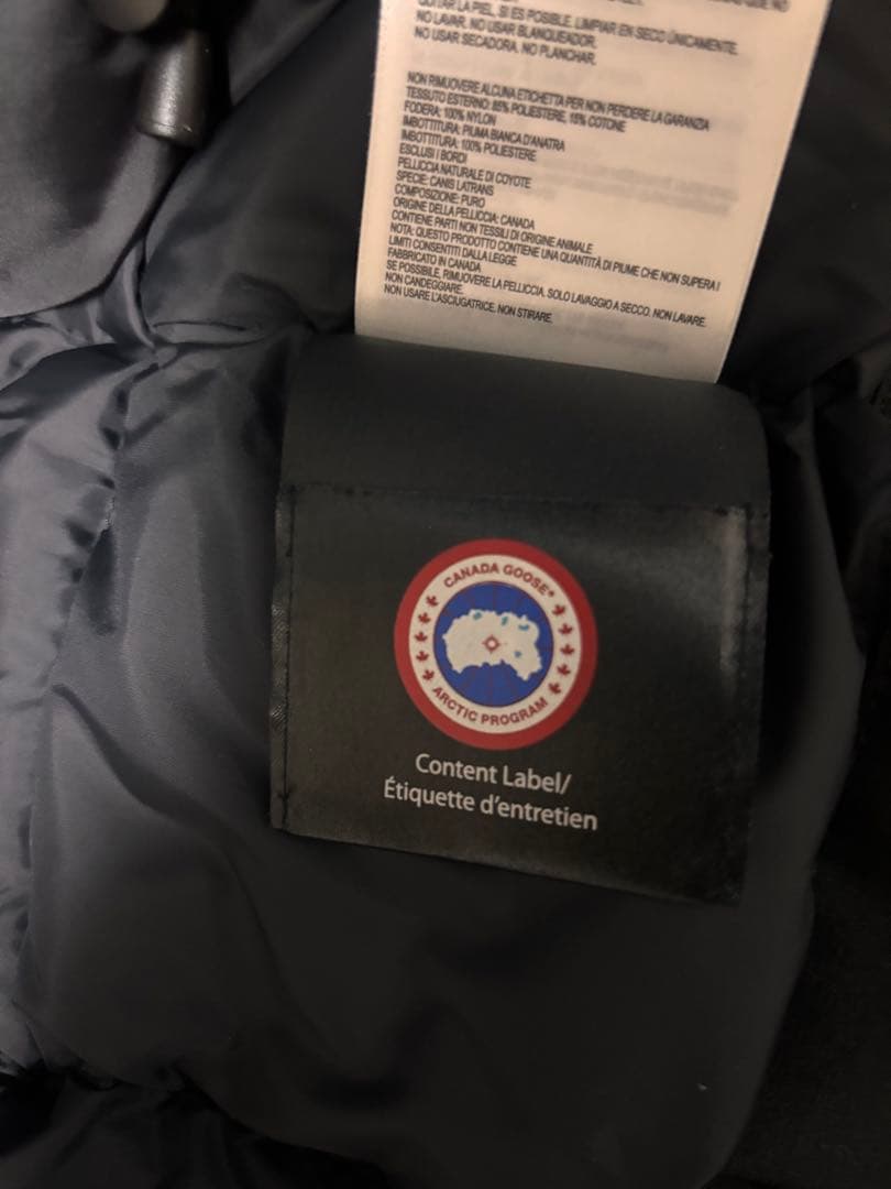 カナダグース ダウンジャケット 正規品 xs冬物 定番 人気モデル　レディース可