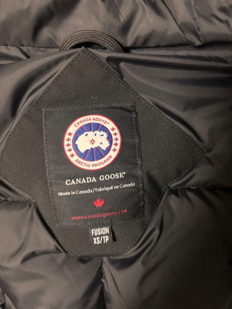 カナダグース ダウンジャケット 正規品 xs冬物 定番 人気モデル　レディース可