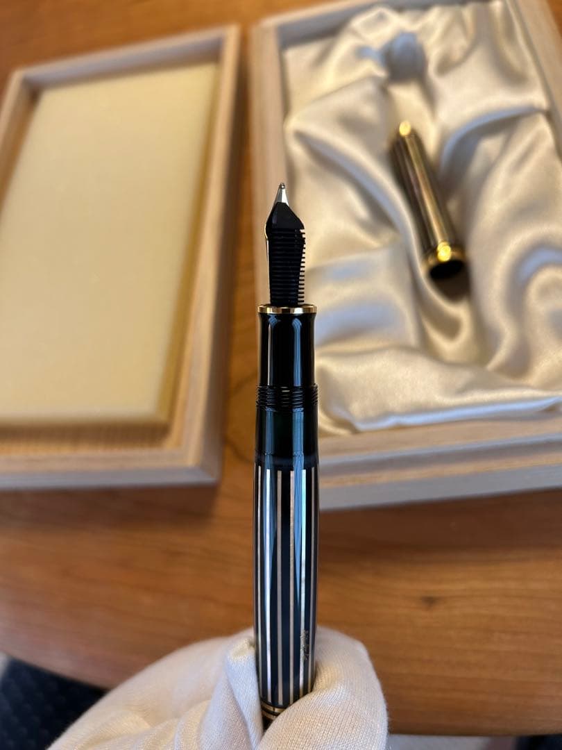 Pelikan ペリカン 万年筆 リミテッドエディション M800 螺鈿 輝