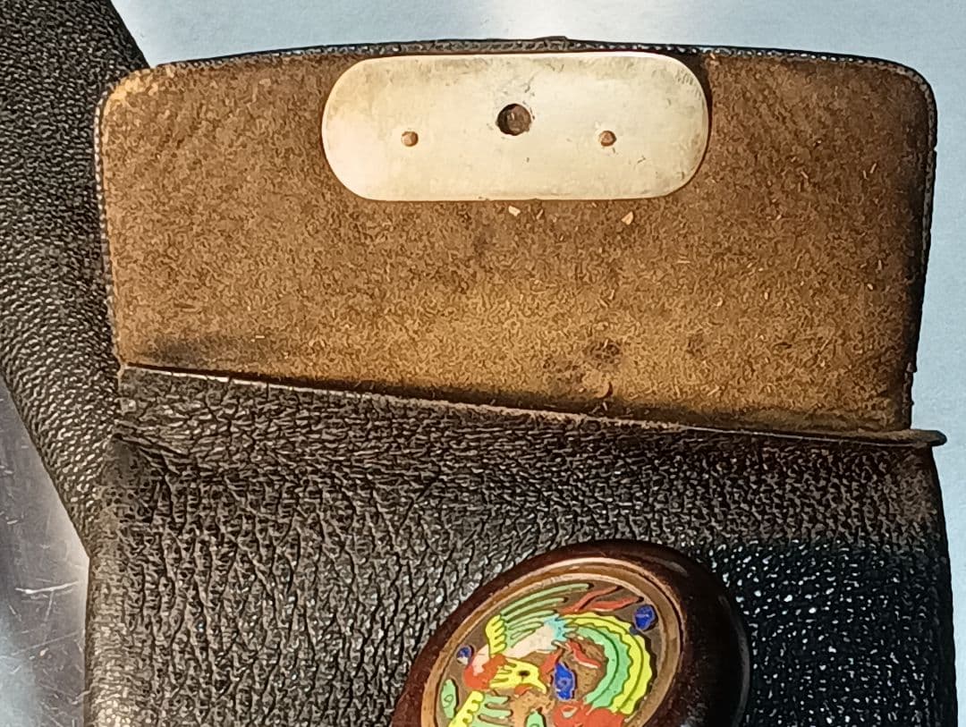 「鳳凰の図 七宝 鏡蓋 饅頭 根付」「折鶴 前金具」 煙草入 銀煙管有 江戸時代